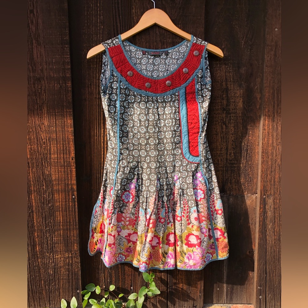 18 Fire. Sleeveless Tunic. Small.